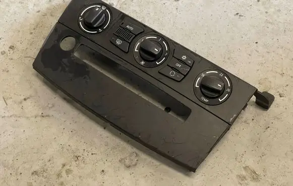 BMW 5 E60 E61 Climate control unit 9122396 900251530024