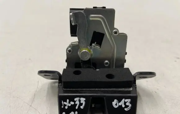 Hyundai ix35 Tailgate/trunk/boot lock/catch/latch 812301H300