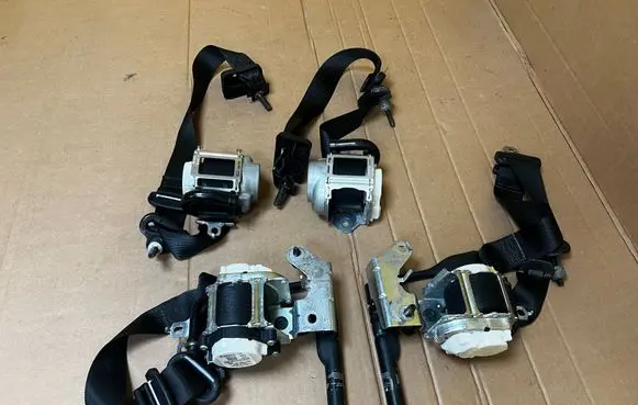 Ford Bronco Set of seat belts MB3B58612D64AD MB3B58612D65AD MB3B58611E50AC