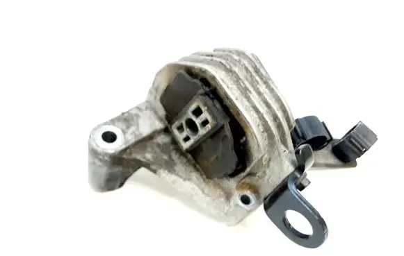 Volvo XC90 Engine mount bracket 326C88