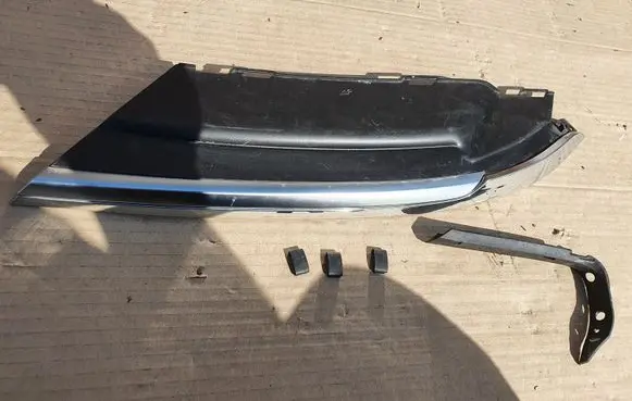 Volkswagen Tiguan Under headlight/headlamp trim 5NA941