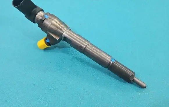 Mercedes-Benz A W176 Fuel injector 166006212R IMPRK1521578
