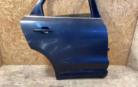 Jaguar F-Pace Rear door T4A1370
