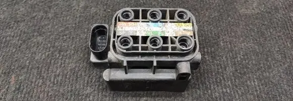 Mercedes-Benz ML W166 Air suspension valve block A2123200358