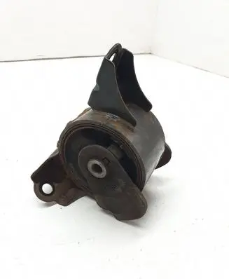 Honda CR-V Engine mount bracket
