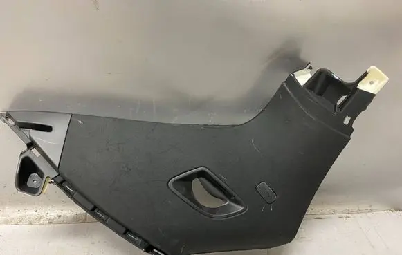 Audi Q7 4M (D)pillar trim (top) 4M0867245B