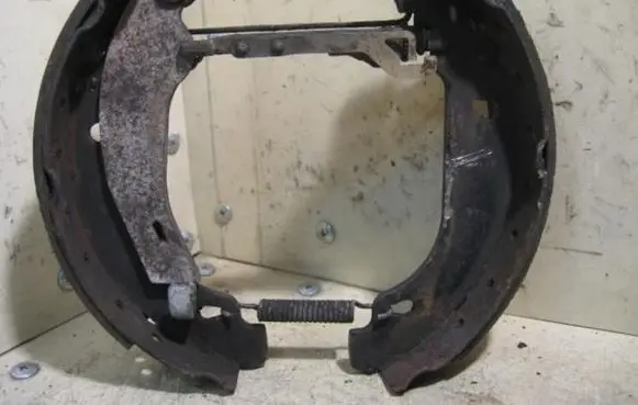 Renault Clio II Brake pads (rear) MK19098