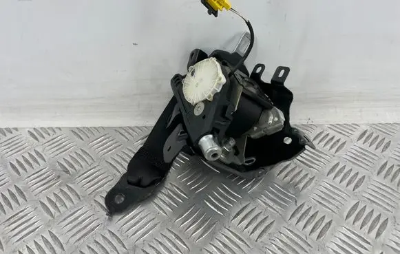 Mercedes-Benz C W204 Rear seatbelt 73553A BAMPT10597
