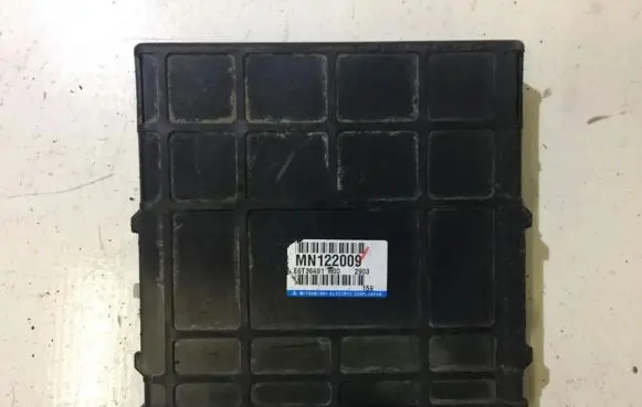 Mitsubishi Outlander Engine control unit/module mk122009