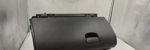 Glove box