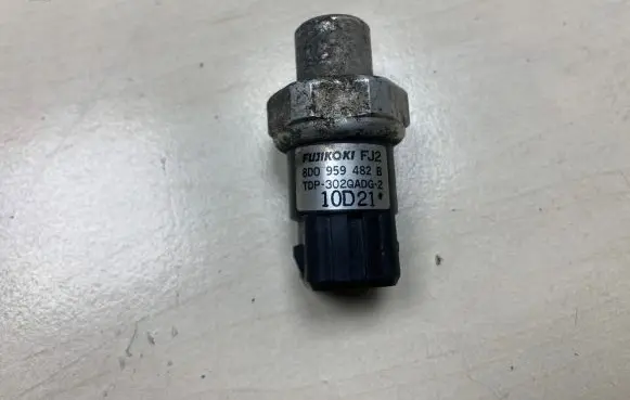Air conditioning (A/C) pressure sensor