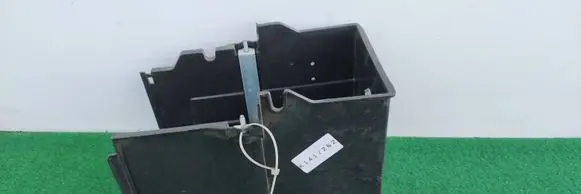 Ford Focus Battery box tray AM51-10723-D