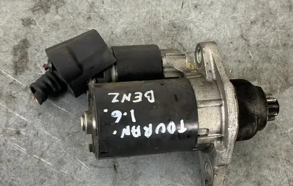 Volkswagen Touran I Starter motor 0001120410