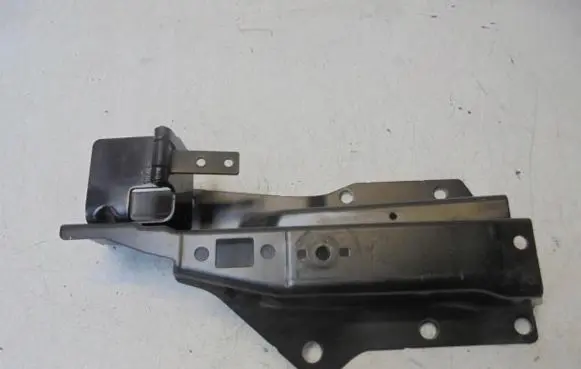 Mercedes-Benz E W211 Tie down hook / loop 