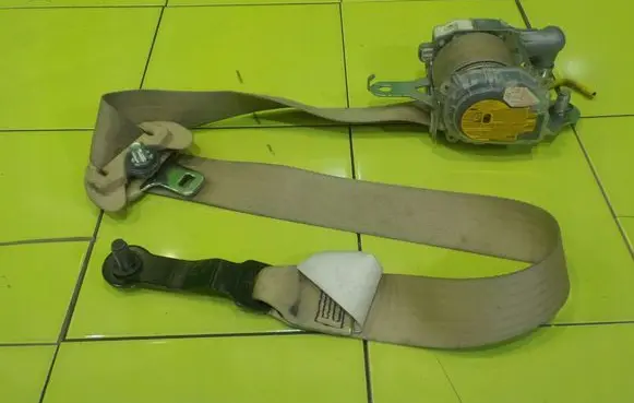 Subaru B9 Tribeca Front seatbelt PRZOD BEZPIECZENSTWA