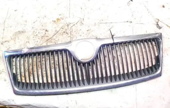 Skoda Octavia Mk2 (1Z) Front grill 1z0853668 11391300 1z085366811391300