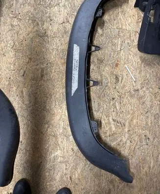 Front bumper lip
