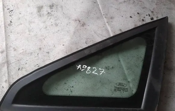 Ford Focus C-MAX Front triangle window/glass as2
