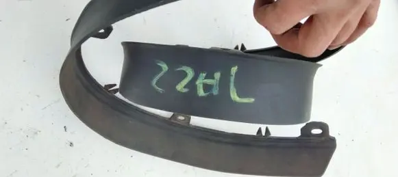 Front bumper lip