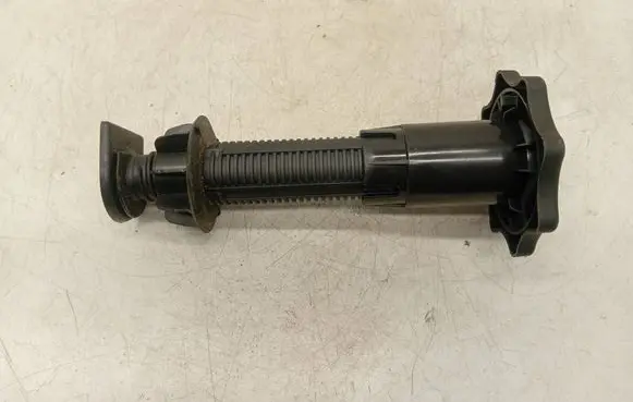 Audi A6 S6 C6 4F Spare wheel bolt 8E0804899