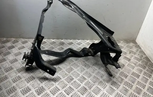 Headlight/headlamp mounting bracket