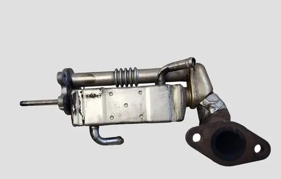 Mazda 6 EGR valve cooler R2AA20304 22F9A000031