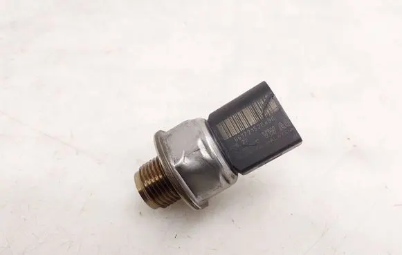 Volkswagen Amarok Fuel pressure sensor 04L906054