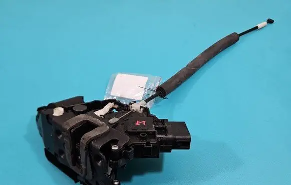 Jaguar XF X250 Rear door lock 8X2A-26413-BC IMPRK1464795