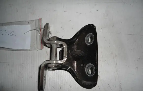 Rear door hinge set