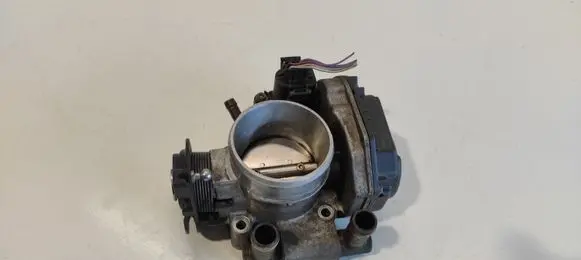 Audi A4 S4 B5 8D Throttle valve 058133063 408237