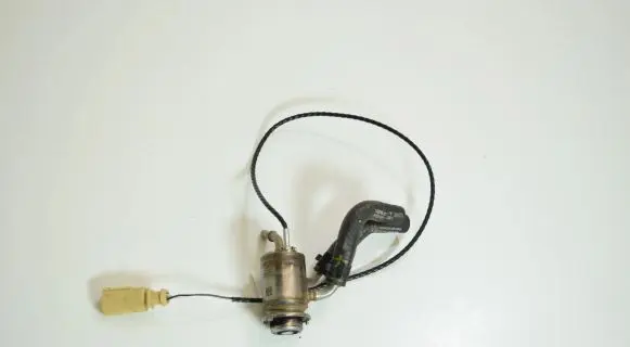 Audi A6 S6 C8 4K Fuel injector 0444025061