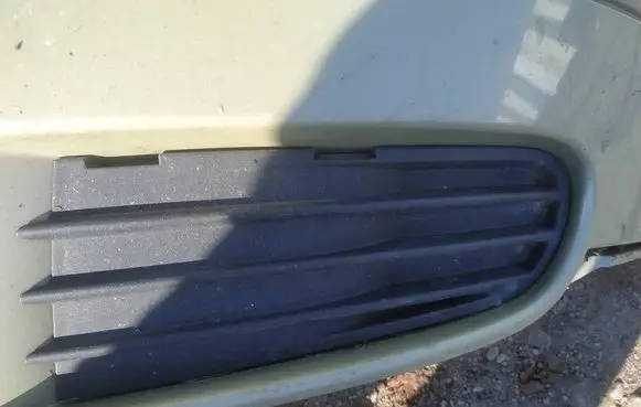 Volvo S40 Front bumper lower grill