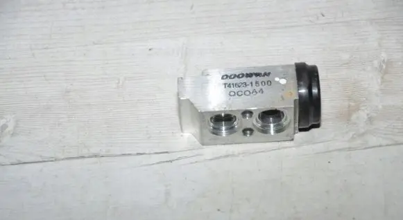 Air conditioning (A/C) expansion valve