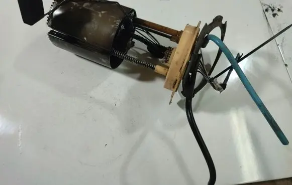 Skoda Octavia Mk2 (1Z) In-tank fuel pump 