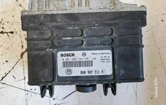 Volkswagen Golf III Engine control unit/module 8A0907311H 26SA3008 0261203184