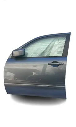 Mitsubishi Outlander Front door
