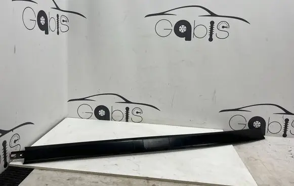 Roof trim bar molding cover