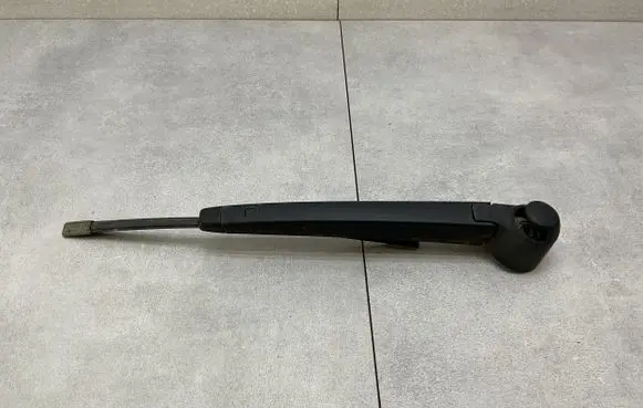 Skoda Yeti (5L) Rear wiper blade arm 