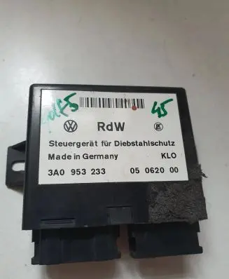 Volkswagen Golf V Comfort/convenience module 3A0953233