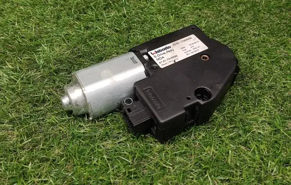 Sunroof motor/actuator