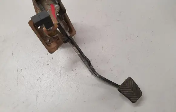Hyundai Tucson JM Brake pedal