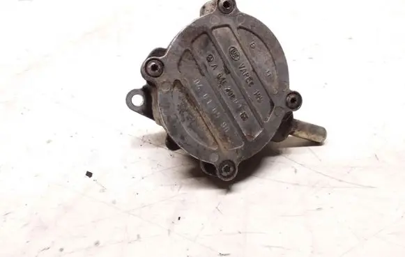Mercedes-Benz E W211 Vacuum pump A6462300165
