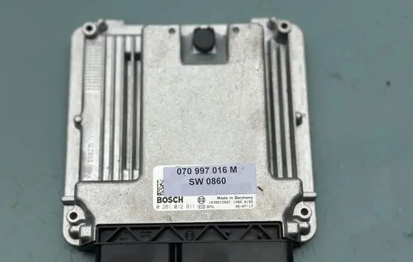 Volkswagen Multivan T5 Engine control unit/module 070997016M 1039S15607 0281012911