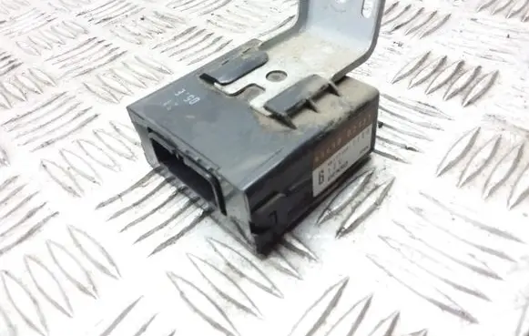 Toyota Corolla E120 E130 Door central lock control unit/module 8865002331