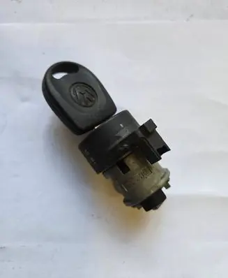 Volkswagen Golf V Ignition lock SL300