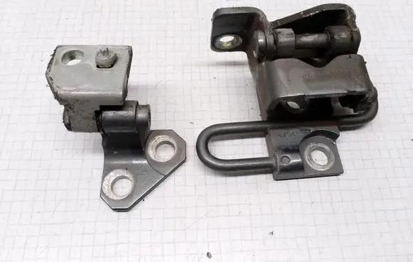 Volkswagen Golf V Rear door hinge set 