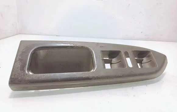Volkswagen Touran I Front door window switch trim 1T1867371F