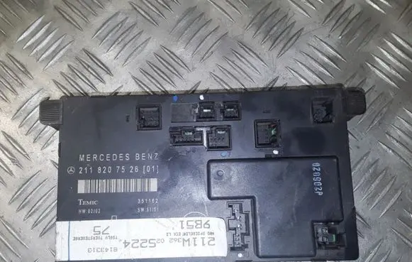 Mercedes-Benz E W211 Door control unit/module 2118207526 211820752601