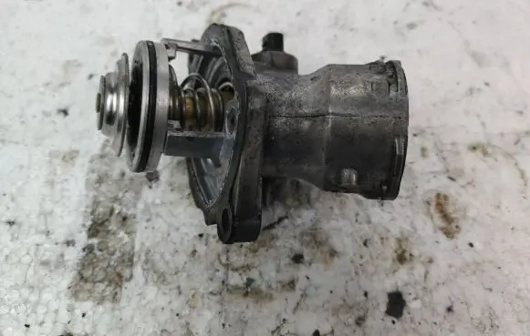 Mercedes-Benz E W212 Thermostat housing 