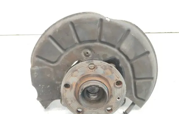 Volkswagen Golf Plus Front wheel hub spindle knuckle